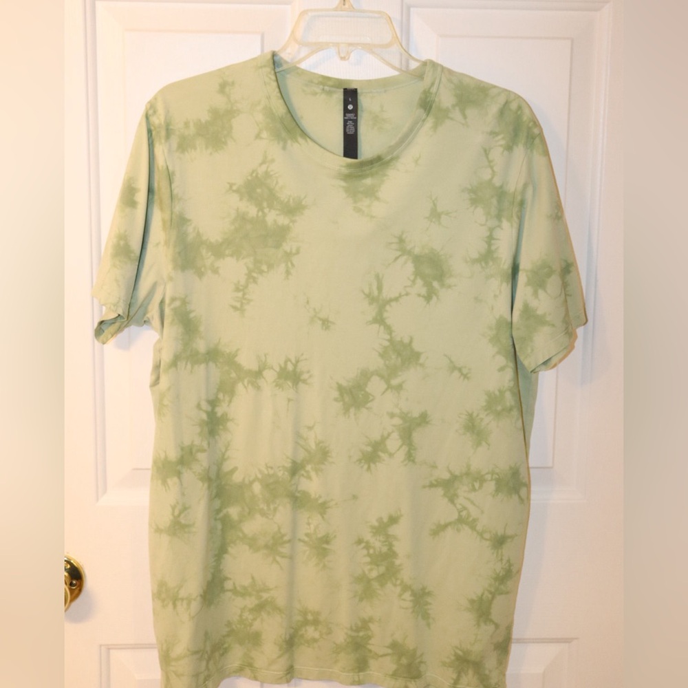 Mens Like new w/o tags Fundamental Tshirt Green wash Tye Dye